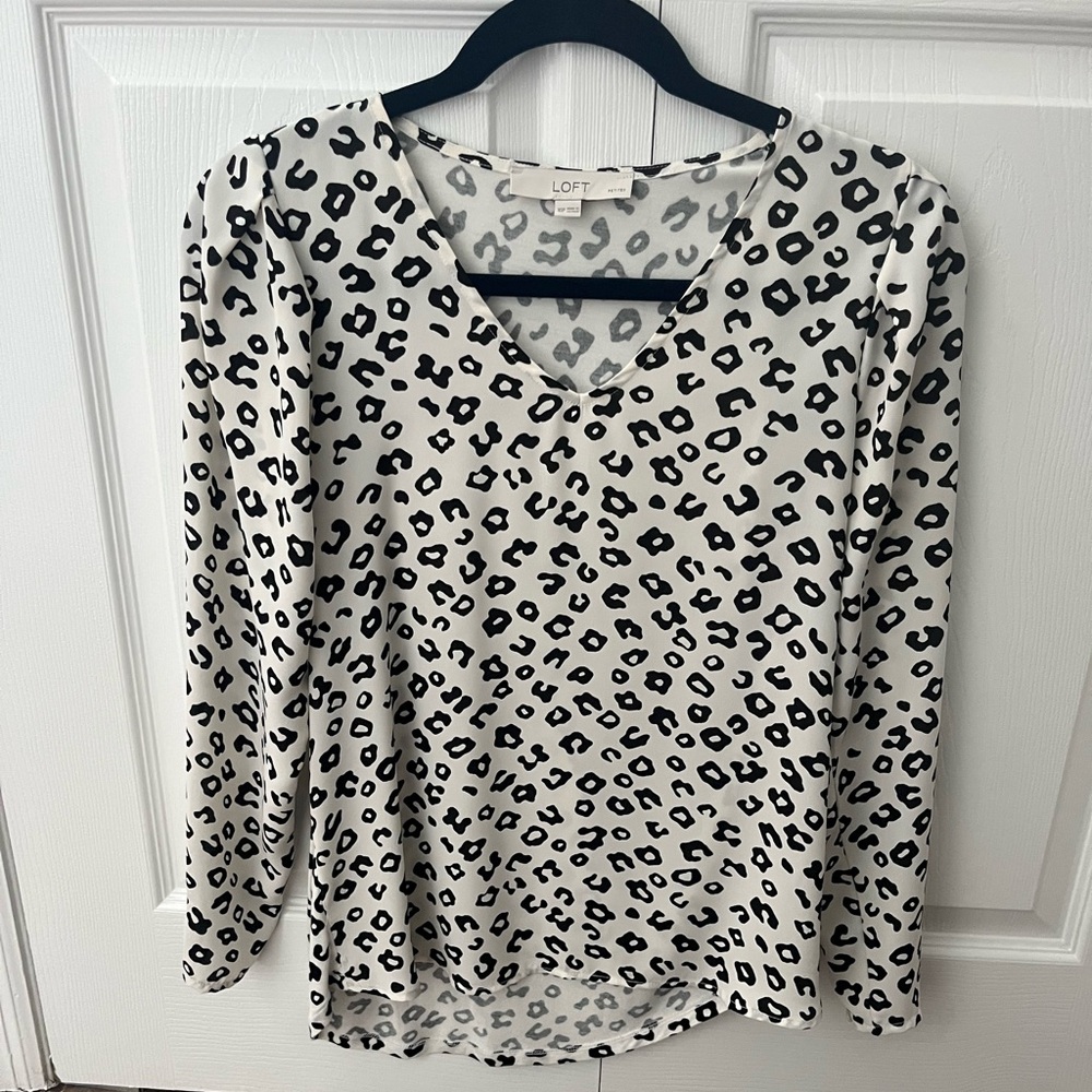 LOFT Women's Leopard Print Top - Black and White Petite xs